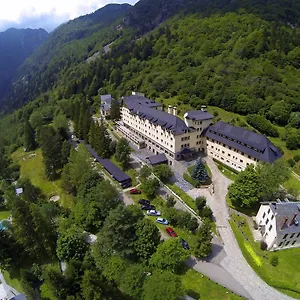 4* Hotel Manantial